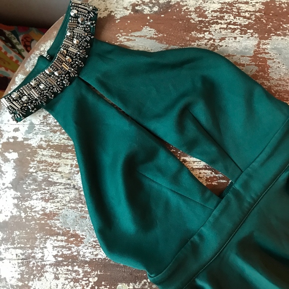 BEBE EMERALD GREEN halter A-line - Picture 2 of 4